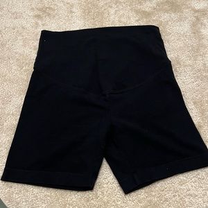 Old navy maternity biker shorts